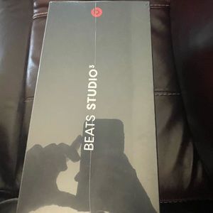 BRAND NEW BEATS STUDIO 3